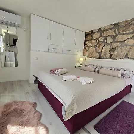 Apartman Indy's *